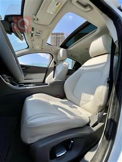 جاكوار XE